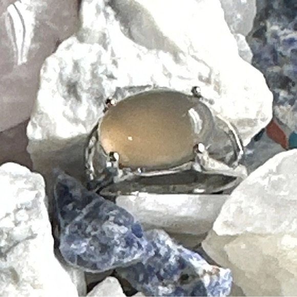 Gray moonstone Victorian ring/manifesting intuition and change healing crystal - Picture 1 of 6